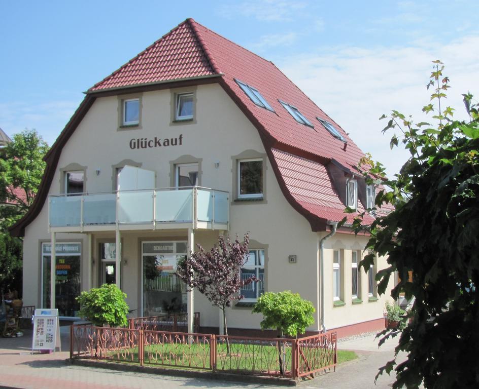 Ferienwohnungen Haus Glueckauf Kölpinsee Exterior photo